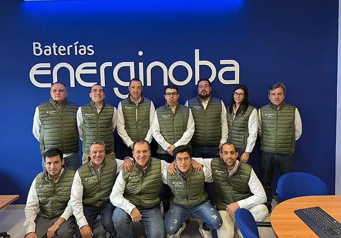 Equipo de Energinoba Baterías y Mantenimientos